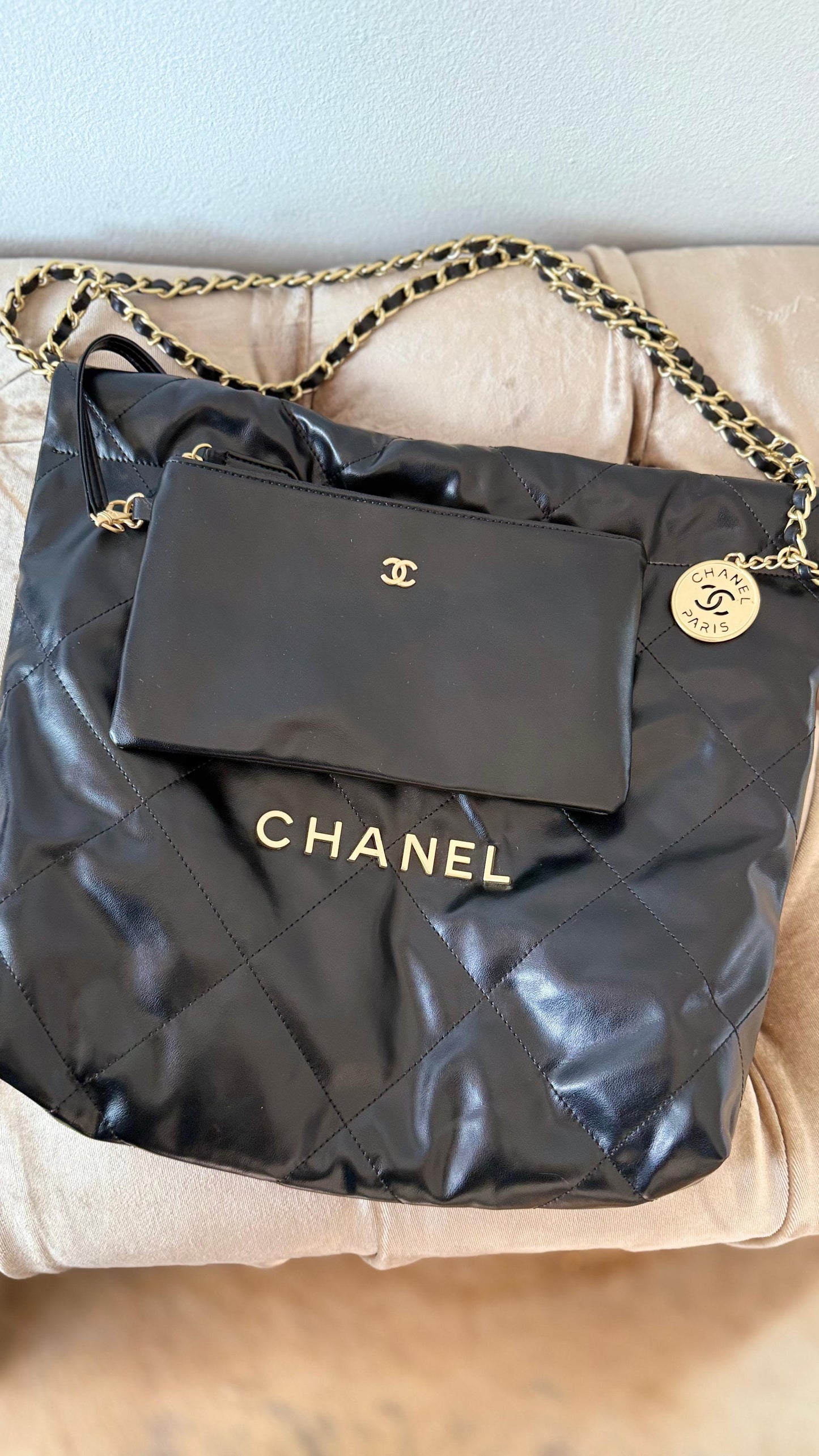 Chanel 22 HandBag